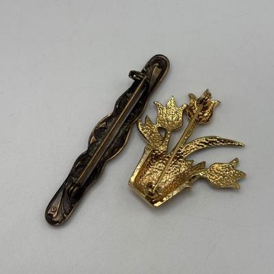 LOT 93: Fashion Jewelry Collection: Two Sisters, Jones New York, Brooches, Earrings