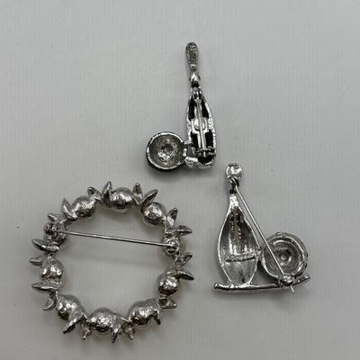 LOT 97: Vintage Crystal/Rhinestone Jewelry Collection