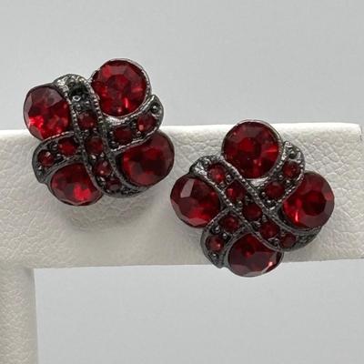 LOT 97: Vintage Crystal/Rhinestone Jewelry Collection