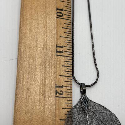 LOT 98: Delicate Beaded Necklaces/Chokes, Filigree Leaf Pendant & More