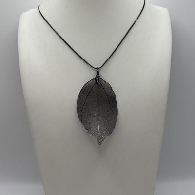 LOT 98: Delicate Beaded Necklaces/Chokes, Filigree Leaf Pendant & More