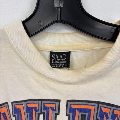 LOT 102: Vintage Sport Team T-Shirts: Philadelphia Eagles, Flyers, 76er, Super Bowl