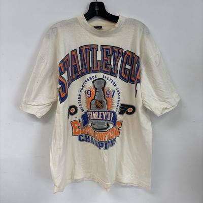 LOT 102: Vintage Sport Team T-Shirts: Philadelphia Eagles, Flyers, 76er, Super Bowl