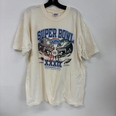 LOT 102: Vintage Sport Team T-Shirts: Philadelphia Eagles, Flyers, 76er, Super Bowl