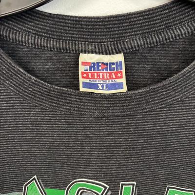 LOT 102: Vintage Sport Team T-Shirts: Philadelphia Eagles, Flyers, 76er, Super Bowl