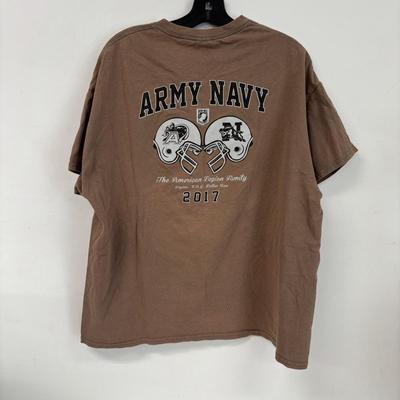 LOT 102: Vintage Sport Team T-Shirts: Philadelphia Eagles, Flyers, 76er, Super Bowl