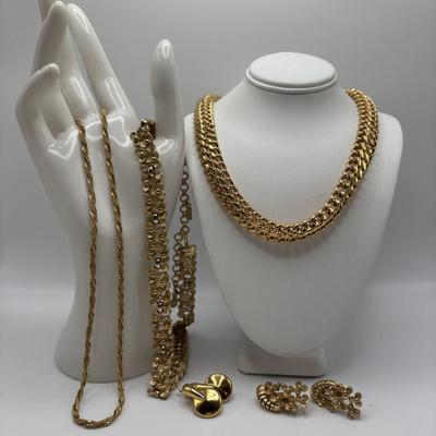 LOT 110: Vintage Gold Tone Monet Fashion Jewelry Collection