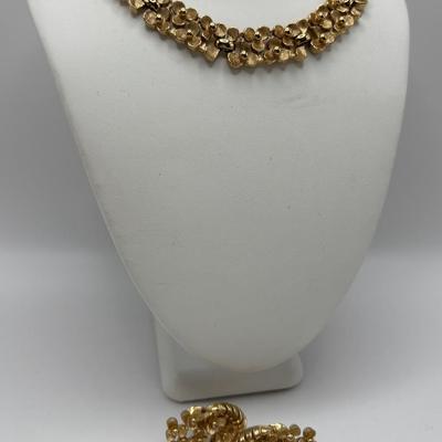 LOT 110: Vintage Gold Tone Monet Fashion Jewelry Collection