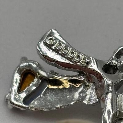 LOT 111: Vintage Brooch Collection