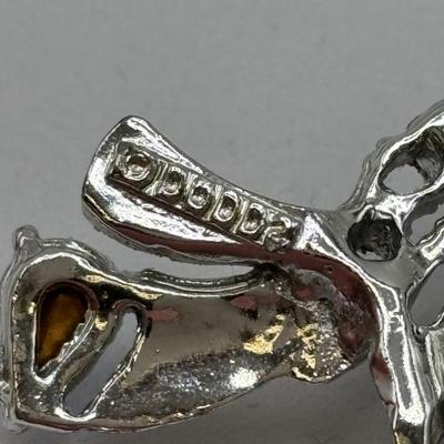 LOT 111: Vintage Brooch Collection