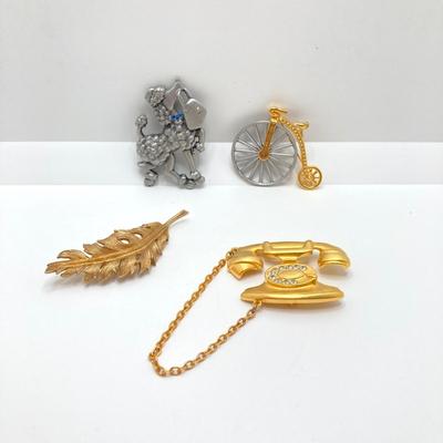 LOT 137: Beautiful Signed Brooch / Pin Collection - Coro and JJ