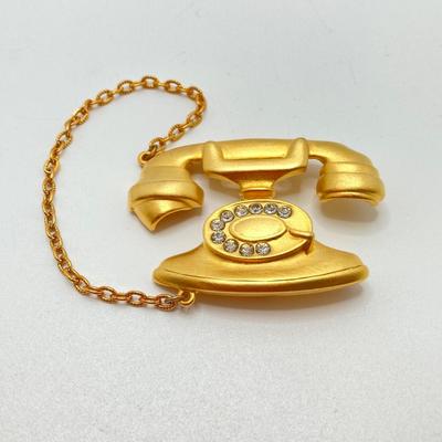 LOT 137: Beautiful Signed Brooch / Pin Collection - Coro and JJ