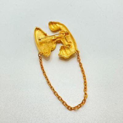 LOT 137: Beautiful Signed Brooch / Pin Collection - Coro and JJ