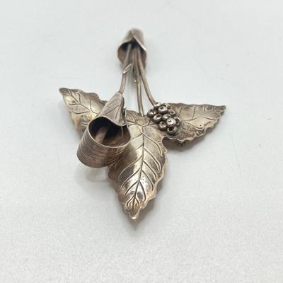 LOT 140: Unique Find - Jack and the Pulpit Sterling Silver Brooch Pin