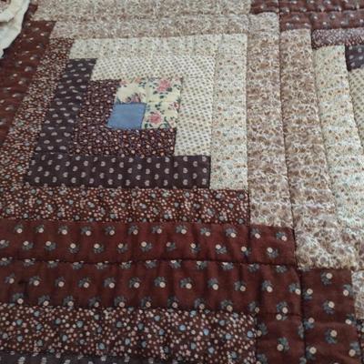 Quilted Bed Cover with Throw Pillow 72 "x 84" Choice A