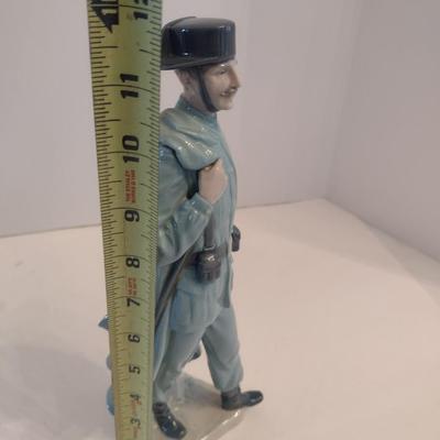Lladro Spanish Policeman Porcelain Statuette #4889 No Box