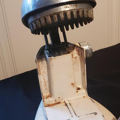 Classic Kitchen - Taylor Smith Platter, Juice-O-Matic and More! (K-KD)