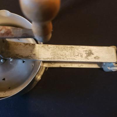 Classic Kitchen - Taylor Smith Platter, Juice-O-Matic and More! (K-KD)