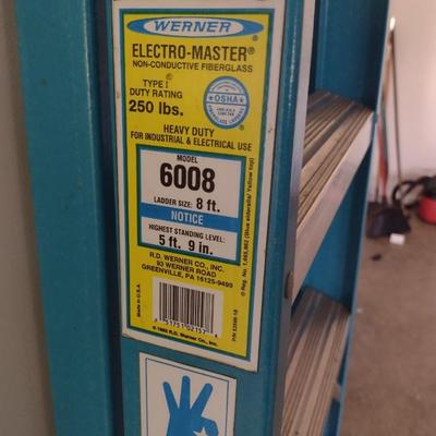 Werner Electro-Master 250lb Capacity 8' Ladder