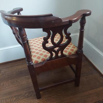 Antique Mahogany Corner Chair (B1-BBL)