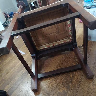 Antique Mahogany Corner Chair (B1-BBL)