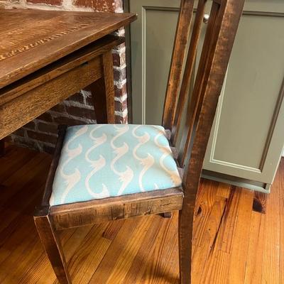 Antique Mission/Arts & Crafts Style Oak Draw-Leaf Table & Four Chairs