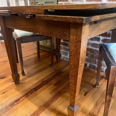 Antique Mission/Arts & Crafts Style Oak Draw-Leaf Table & Four Chairs