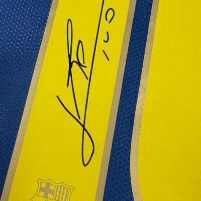 Leo Messi Signed Jersey with BAS Beckett COA
