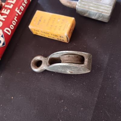 VINTAGE HOUSEHOLD ITEMS