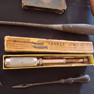 YANKEE AUTOMATIC DRILL, DRAWKNIFE AND OTHER OLD TOOLS