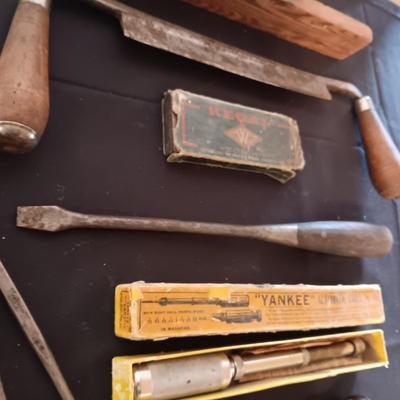 YANKEE AUTOMATIC DRILL, DRAWKNIFE AND OTHER OLD TOOLS