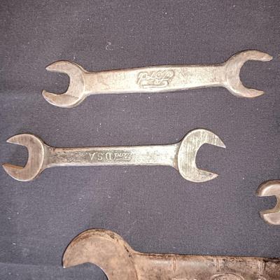 FORD COMBINATION WRENCHES, PIPE WRENCH AND A HANDLE