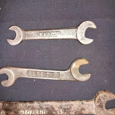 FORD COMBINATION WRENCHES, PIPE WRENCH AND A HANDLE