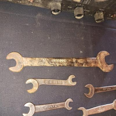 FORD COMBINATION WRENCHES, PIPE WRENCH AND A HANDLE