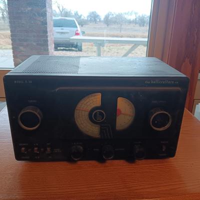 THE HALLICRAFTERS MODEL S-38 (IT LIGHTS UP)