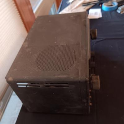 THE HALLICRAFTERS MODEL S-38 (IT LIGHTS UP)