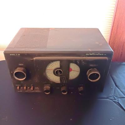 THE HALLICRAFTERS MODEL S-38 (IT LIGHTS UP)