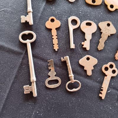 A COLLECTION OF OLD KEYS