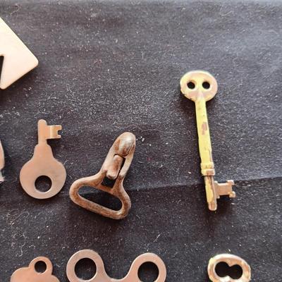 A COLLECTION OF OLD KEYS