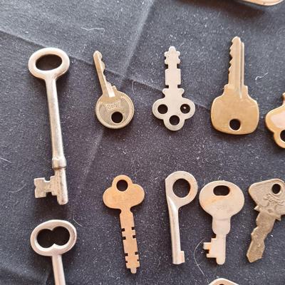 A COLLECTION OF OLD KEYS