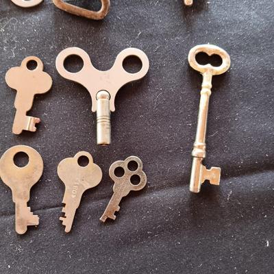 A COLLECTION OF OLD KEYS