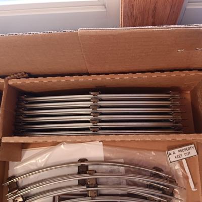 LIKE NEW LIONEL NEW YORK CENTRAL FLYER 0-27 TRAIN SET