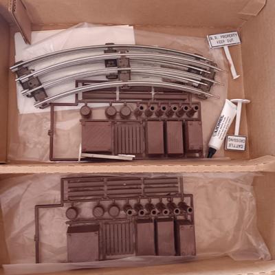 LIKE NEW LIONEL NEW YORK CENTRAL FLYER 0-27 TRAIN SET