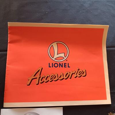 LIKE NEW LIONEL NEW YORK CENTRAL FLYER 0-27 TRAIN SET