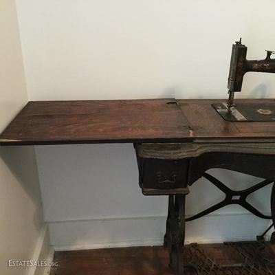 Lot 43 - Antique Royal Sewing Machine in Table & Rolling Office Chair