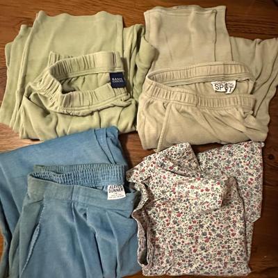 Women’s Clothes/Nightgowns+ Lot