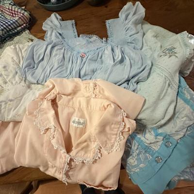 Women’s Clothes/Nightgowns+ Lot