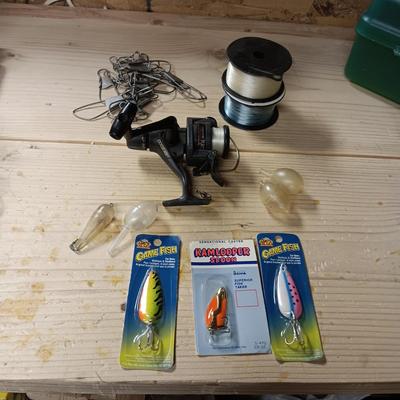SHIMANO R2000 REEL, NEW LURES, FISHING LINE, BOBBERS AND STRINGER