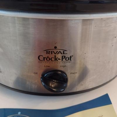 Rival Crock Pot with Recipe Book