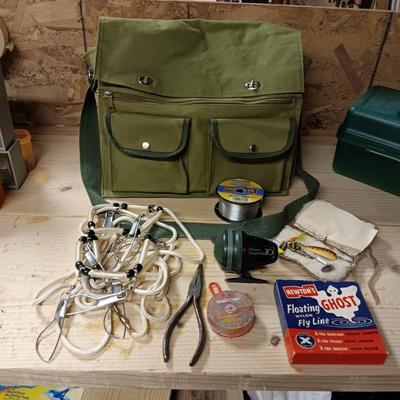 JOHNSON TANGLE FREE 10 REEL, FISHING BAG AND OTHER TACKLE